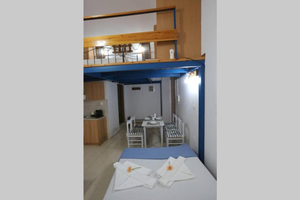 Lignum Appartement Ermoupoli Buitenkant foto