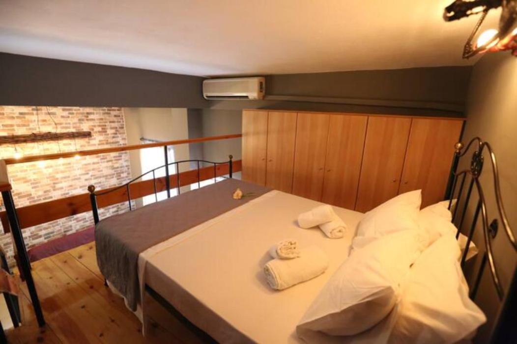 Lignum Appartement Ermoupoli Buitenkant foto
